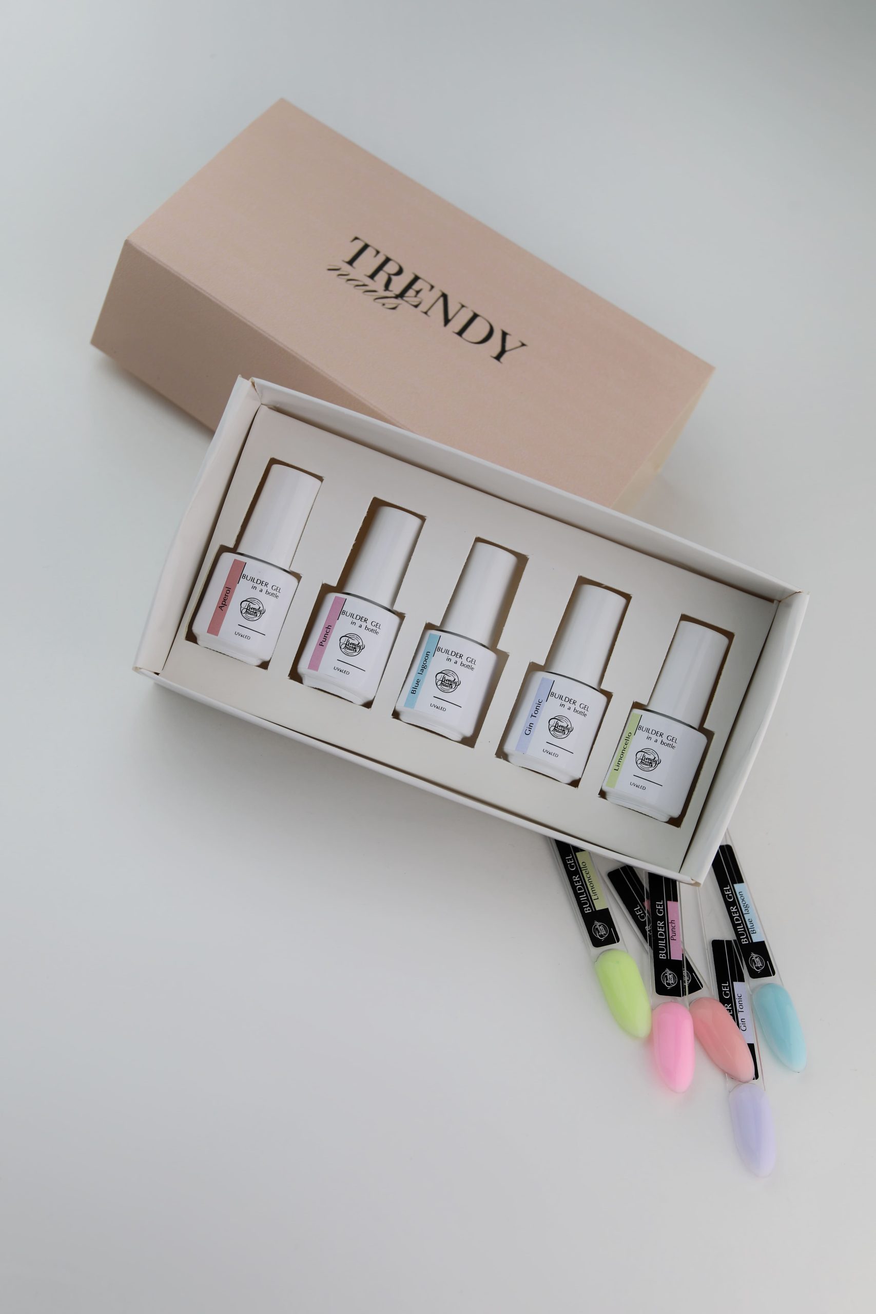 img_3895-scaled-1.jpg Set 5 Mini Builder Gel In A Bottle, Trendy Nails - imagine 1