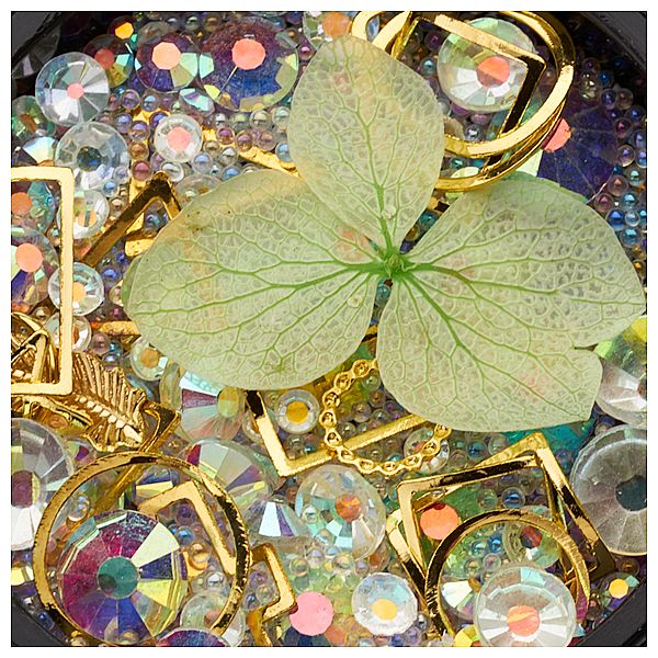 ornamente_-_mix_floare_verde_dt.jpg Ornamente Mix Cristale Perlute Si Floare Verde C0237, Cupio - imagine 1