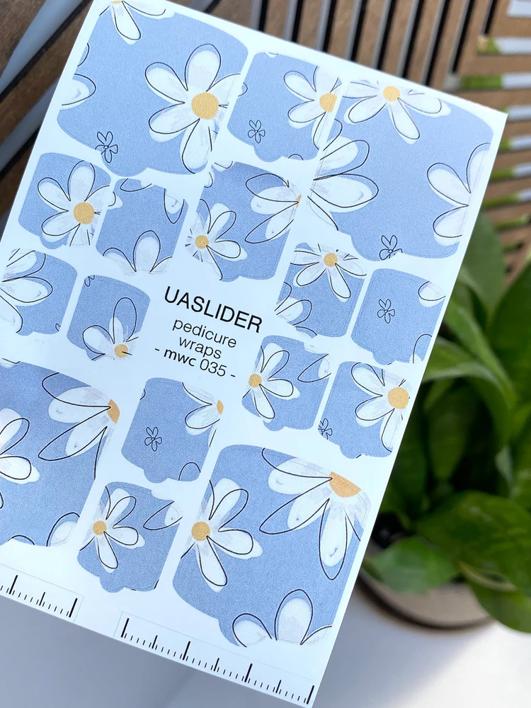 daisy-pedicure-nail-wraps-white-flowers-on-periwinkle-mwc-035-8390905 UA Slider WRAPS mwc 035 - imagine 1